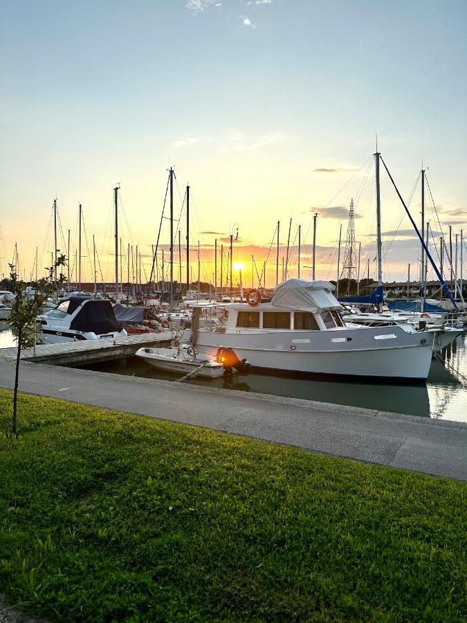 Marina Bay View Apartment Bevazzana Екстериор снимка